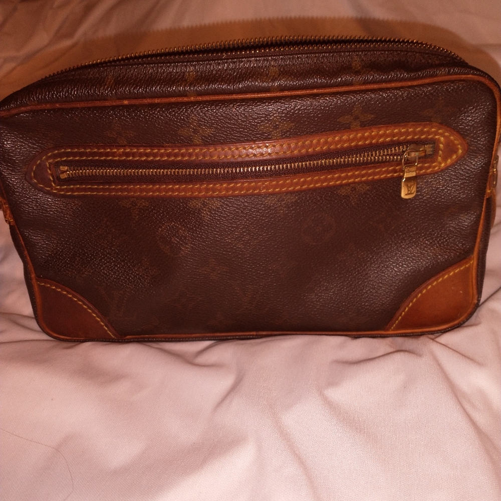 Louis Vuitton Brown and Tan Clutch (zipper needs repair)
